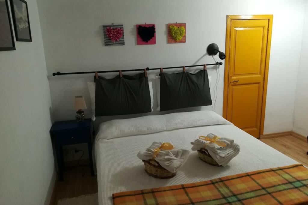 The Yellow House Catania Bagian luar foto