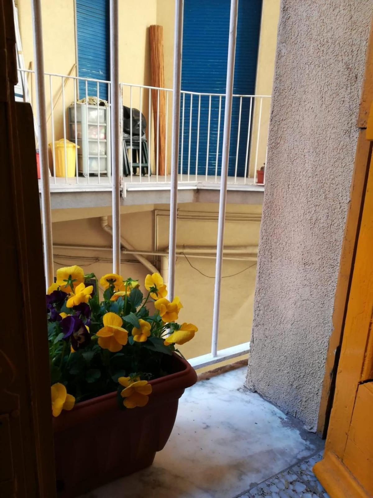 The Yellow House Catania Bagian luar foto